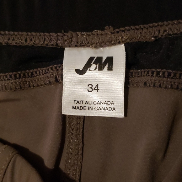 JM Size 34 11/2" inseam swim shorts. - Picture 2 of 4